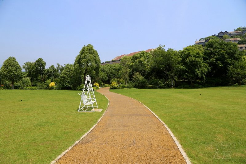 桐庐--Conrad Hangzhou Tonglu Resort Outdoor Garden (12).JPG