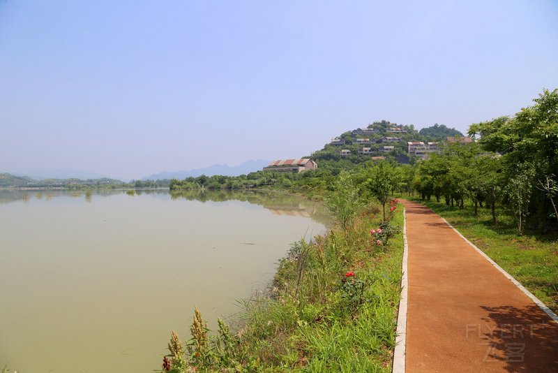 桐庐--Conrad Hangzhou Tonglu Resort Outdoor Garden (22).JPG
