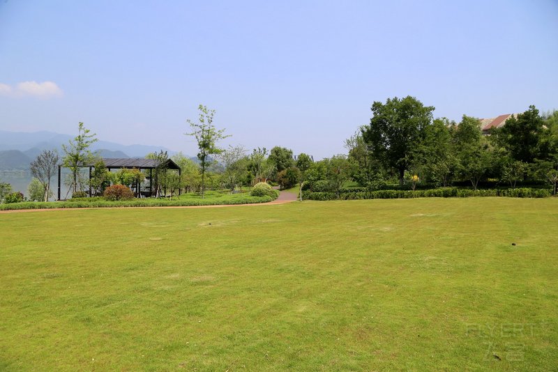 桐庐--Conrad Hangzhou Tonglu Resort Outdoor Garden (15).JPG