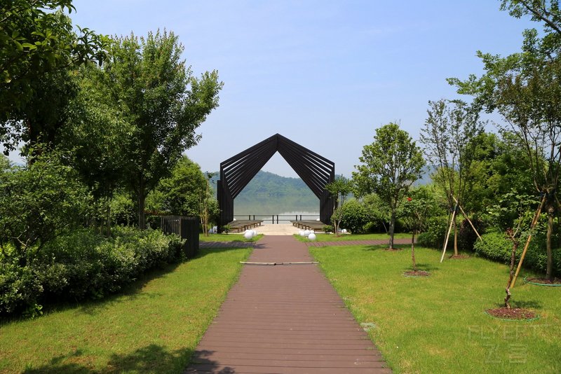 桐庐--Conrad Hangzhou Tonglu Resort Outdoor Garden (8).JPG