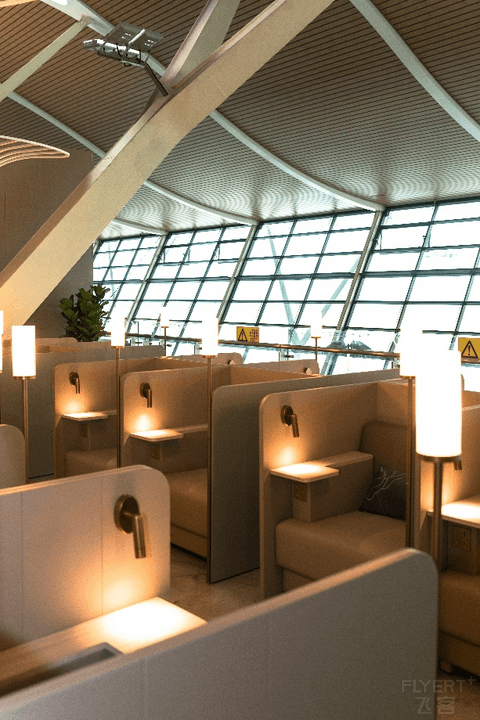 吉祥航空 × VISA 畅享三重出行礼遇：境外消费瓜分积分、赠旅行插头、免费休息室体验