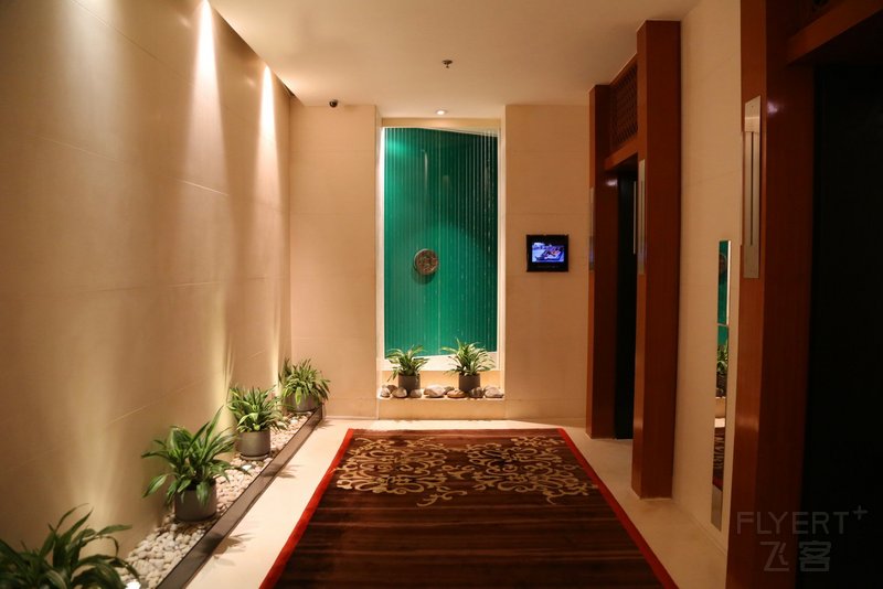 Beijing--The Ritz Carlton Beijing Financial Street Fitness Center Changing Room (2).JPG
