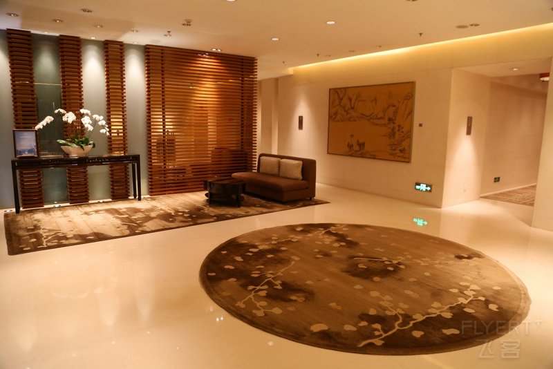 Beijing--The Ritz Carlton Beijing Financial Street Fitness Center Changing Room (1).JPG