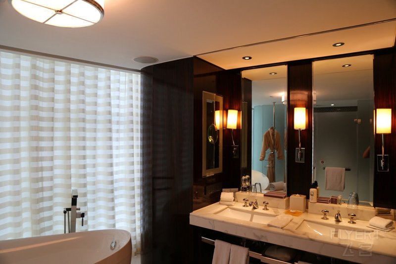 Beijing--The Ritz Carlton Beijing Financial Street Suite (10).JPG