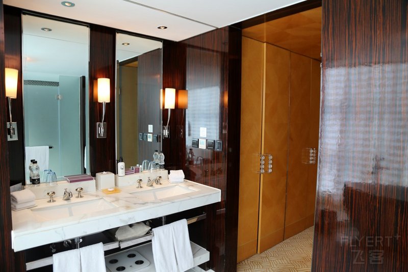 Beijing--The Ritz Carlton Beijing Financial Street Suite (7).JPG