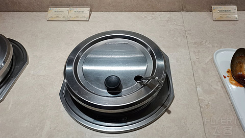 一碗阳春面安抚饥肠辘辘的胃唤醒归家的心-浦东机场T1 120休息室