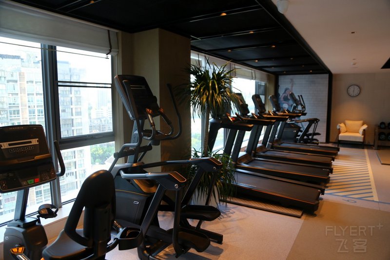 Chongqing--Four Points by Sherton Chongqing North Station Gym (1).JPG