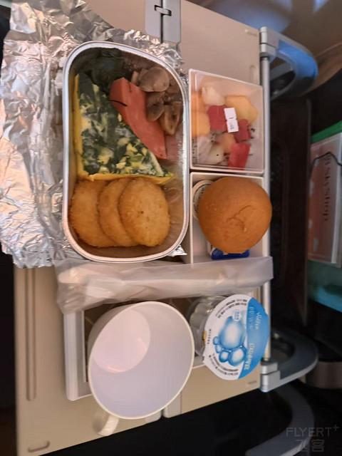 文莱皇家航空经济舱飞行体验