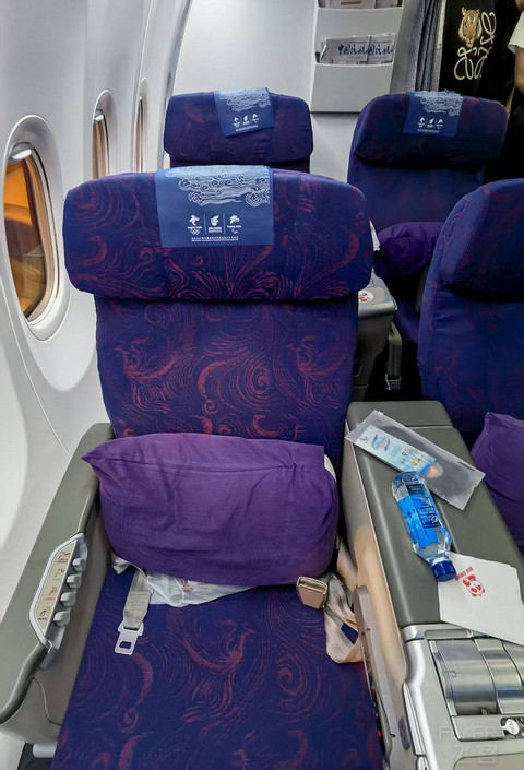 国航CA1641北京—哈尔滨 B737-800公务舱体验