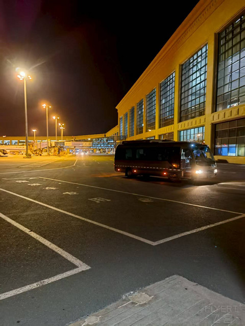国航CA1641北京—哈尔滨 B737-800公务舱体验