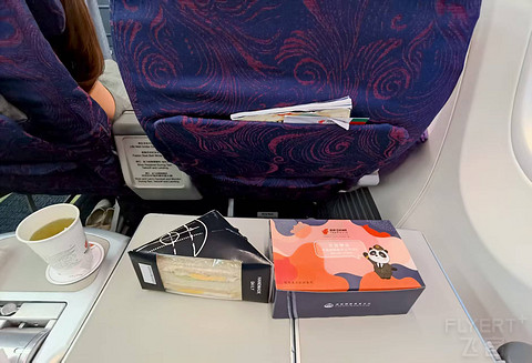 国航CA1641北京—哈尔滨 B737-800公务舱体验