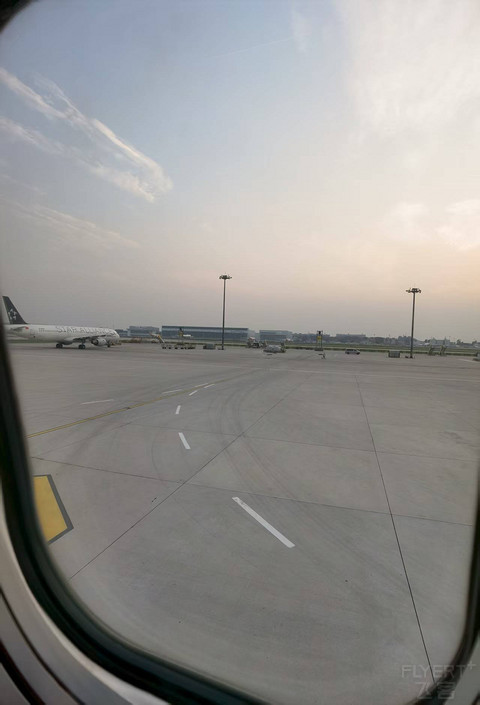 国航CA1641北京—哈尔滨 B737-800公务舱体验