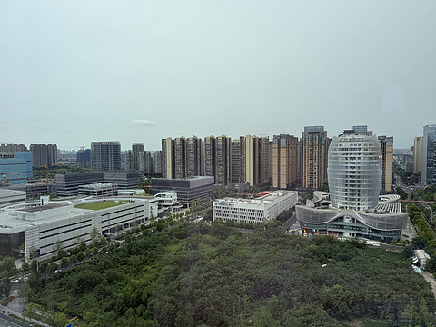 符合预期，还能更好：成都高新逸衡酒店