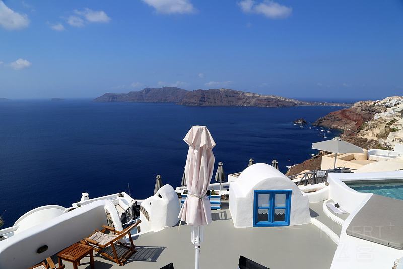 Santorini--Oia--Perivolas (55).JPG