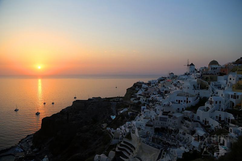 Santorini--Oia Sunset (3).JPG
