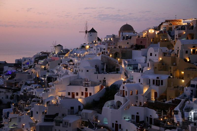 Santorini--Oia Sunset (14).JPG