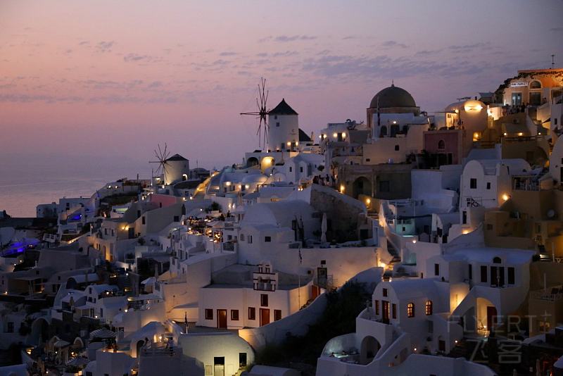 Santorini--Oia Sunset (16).JPG