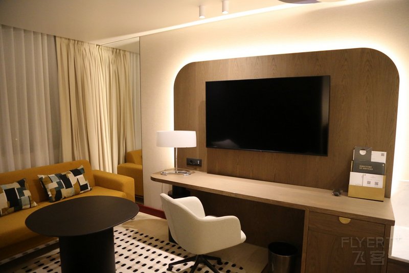 Athens--Intercontinental Athenaeum Athens Room (2).JPG