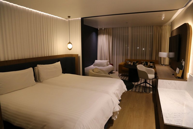 Athens--Intercontinental Athenaeum Athens Room (1).JPG