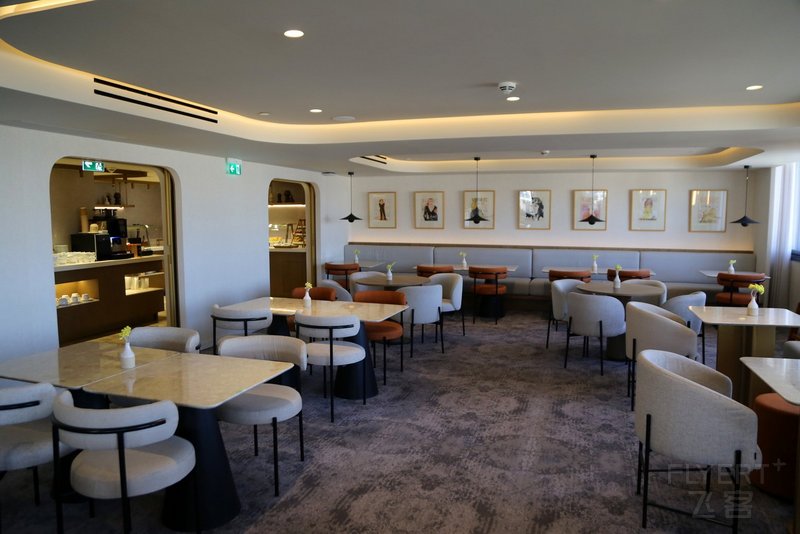 Athens--Intercontinental Athenaeum Athens Club Lounge (1).JPG