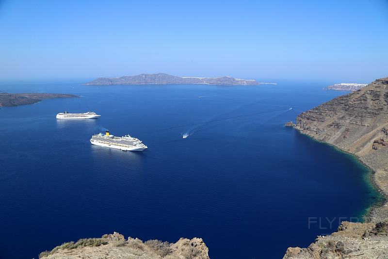 Santorini--Fira (34).JPG