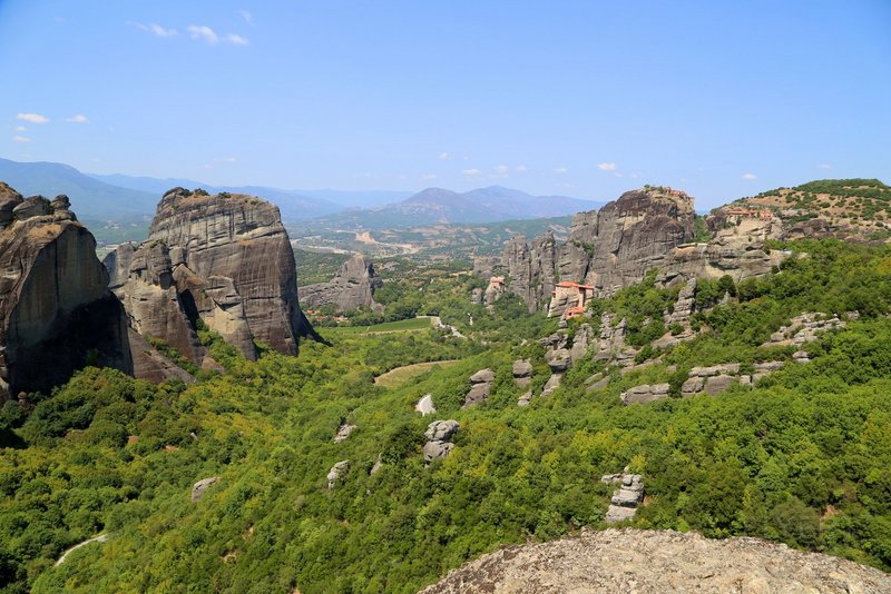 Kalambaka--Main Observation Deck of Meteora (3).JPG