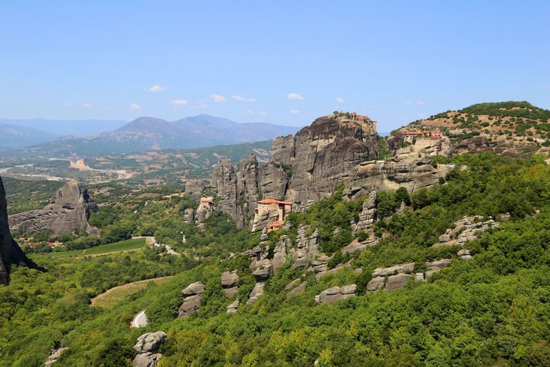 Kalambaka--Main Observation Deck of Meteora (11).JPG