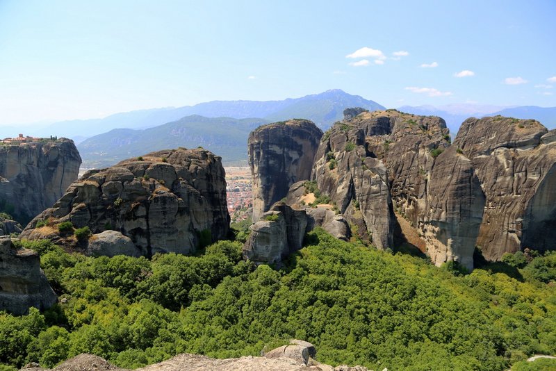 Kalambaka--Main Observation Deck of Meteora (8).JPG