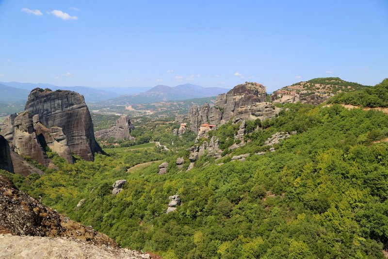 Kalambaka--Main Observation Deck of Meteora (1).JPG
