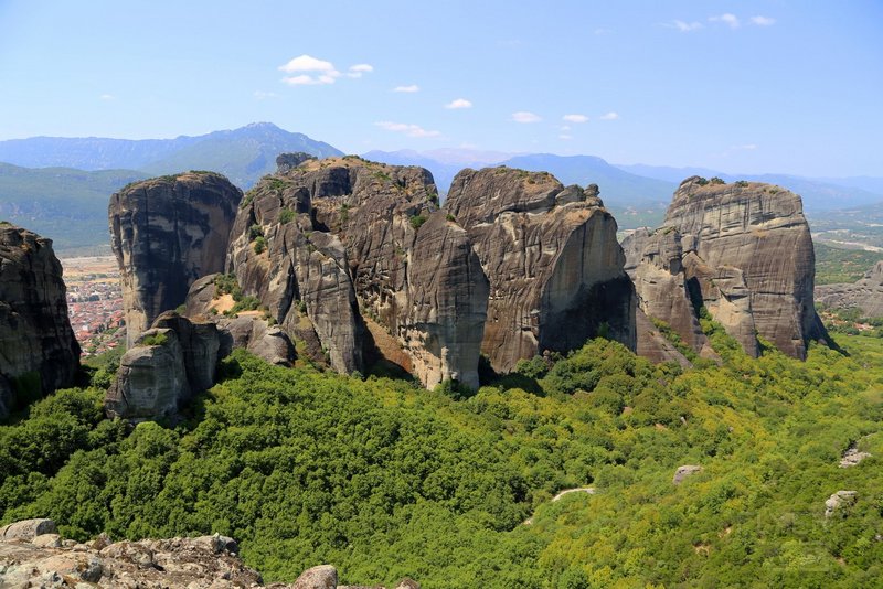 Kalambaka--Main Observation Deck of Meteora (5).JPG
