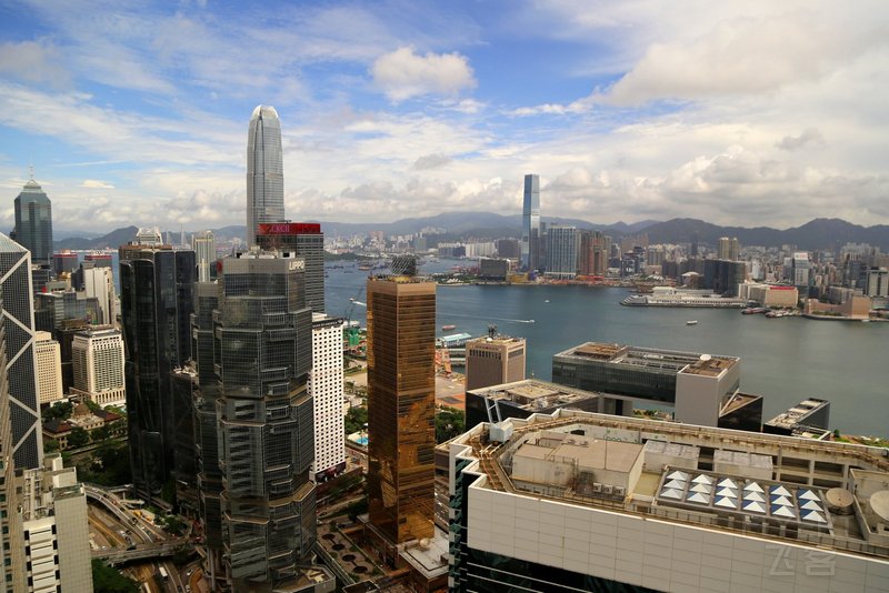 Hong Kong--Conrad Hong Kong Club Lounge (6).JPG