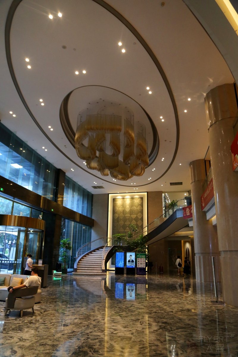 霞浦--Holiday Inn Ningde Dijing Lobby (3).JPG