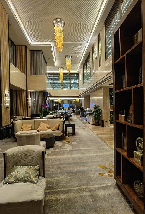 老城红顶，新湾霓虹｜青岛威斯汀酒店 | 单卧室精致套房入住体验