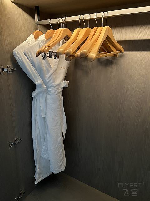 珠海万豪系新店打卡 珠海万怡酒店 拐角豪华大床房
