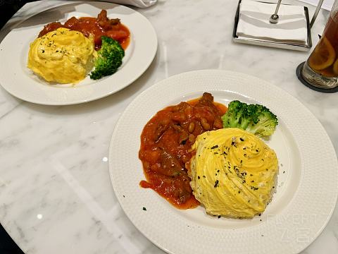 珠海万豪系新店打卡 珠海万怡酒店 拐角豪华大床房