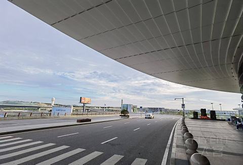 飞机上看天池｜东航MU2180延吉-烟台 A320公务舱体验