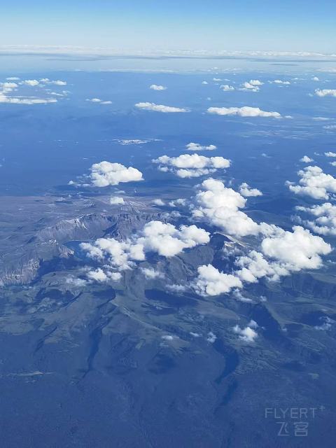 飞机上看天池｜东航MU2180延吉-烟台 A320公务舱体验