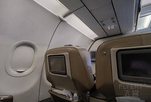 飞机上看天池｜东航MU2180延吉-烟台 A320公务舱体验