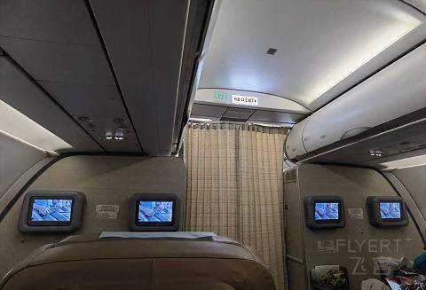 飞机上看天池｜东航MU2180延吉-烟台 A320公务舱体验
