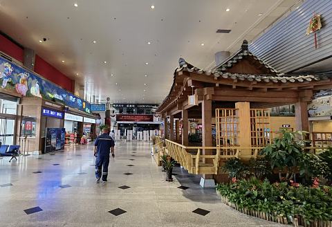 飞机上看天池｜东航MU2180延吉-烟台 A320公务舱体验