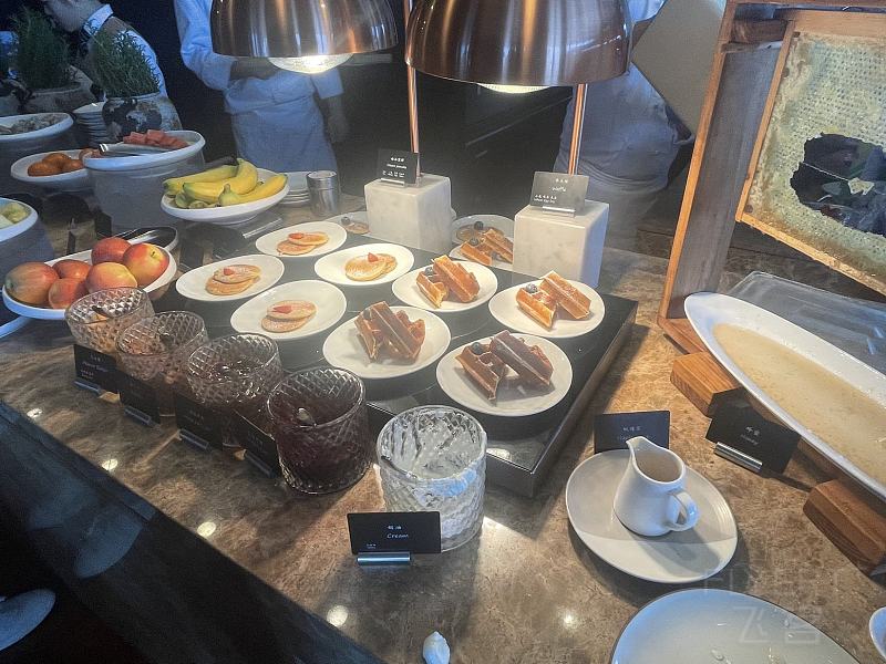 The Ritz Carlton Shanghai Pudong Breakfast (8).jpg