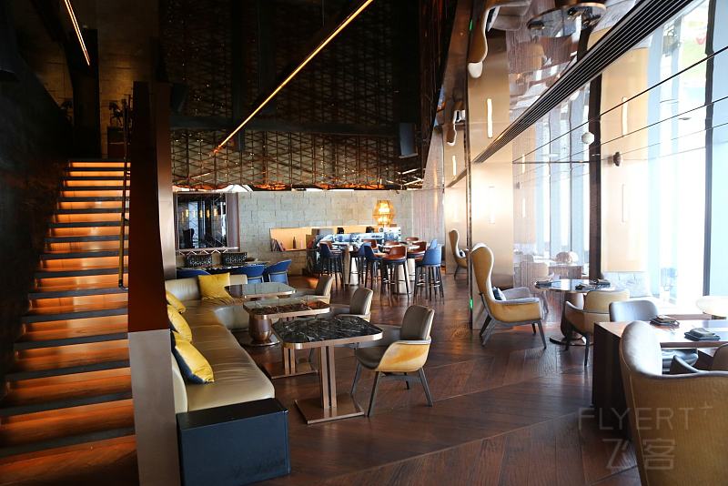 The Ritz Carlton Shanghai Pudong Flair Rooftop Bar (2).JPG