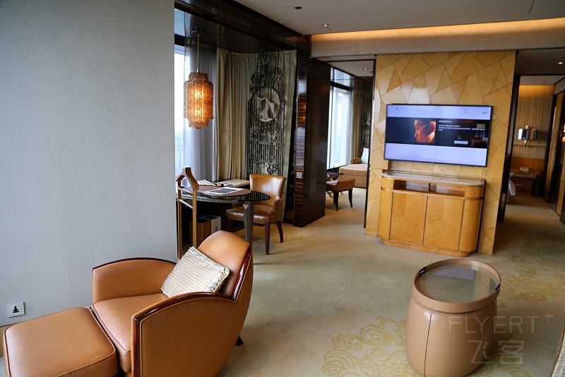 The Ritz Carlton Shanghai Pudong Suite (6).JPG