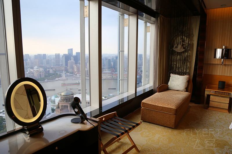 The Ritz Carlton Shanghai Pudong Suite (9).JPG