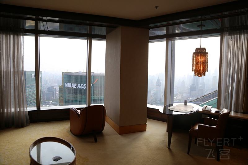 The Ritz Carlton Shanghai Pudong Suite (10).JPG
