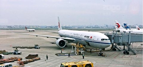 [ѹ] 777-300ER B2088 SHA-PEK  